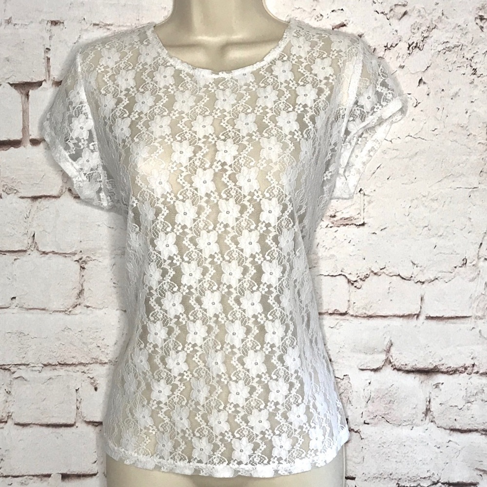 CAMELEON White lace sheer cap sleeve blouse Size Medium Large